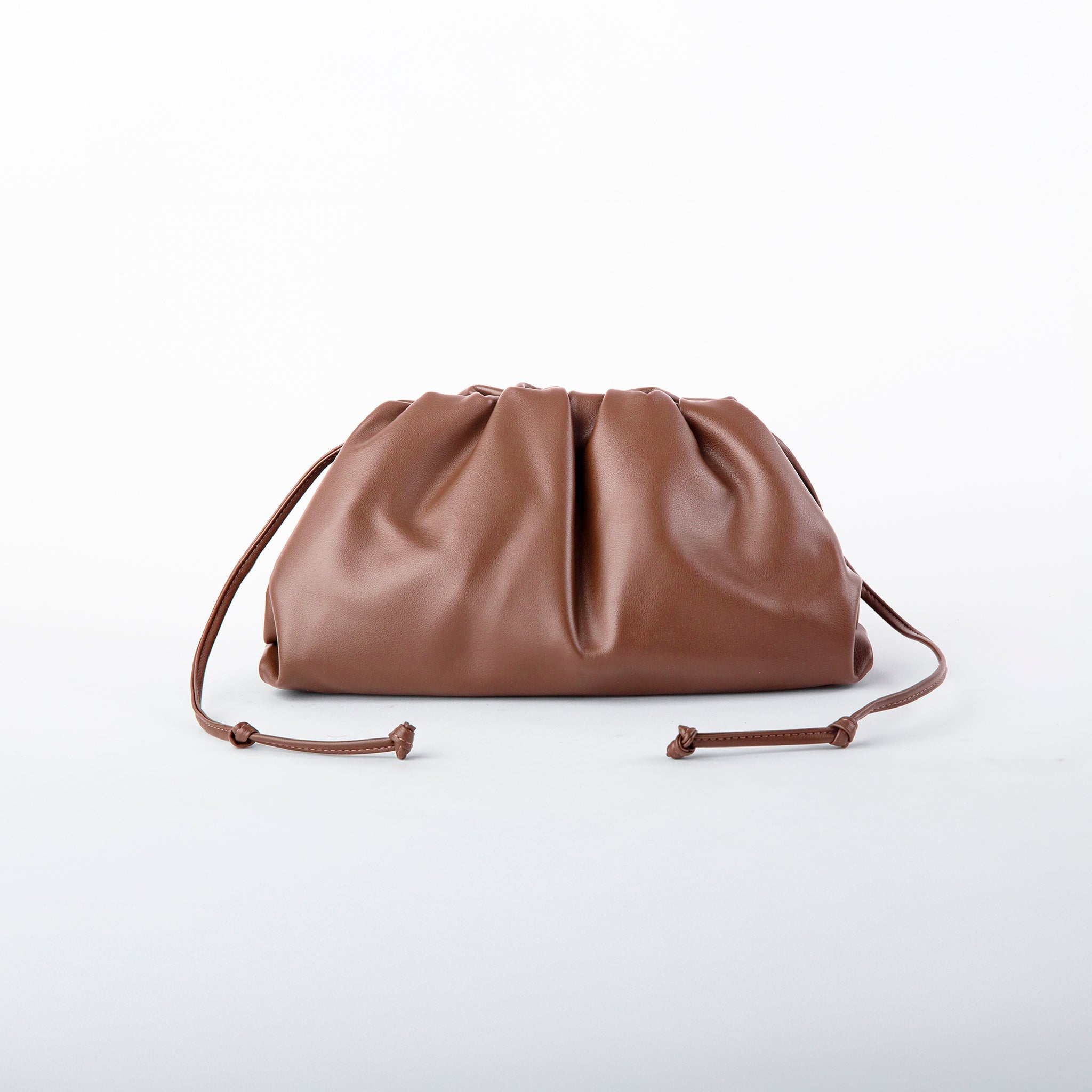 Clutch Fruncido Grande Cuero - Bolsos de Mano | LUCKY TYGER