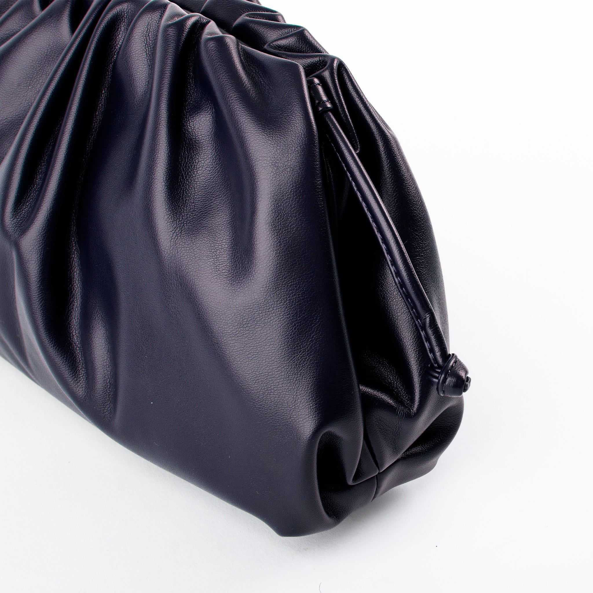 Clutch Fruncido Mediano Piel Vegana - Bolsos de Mano | LUCKY TYGER