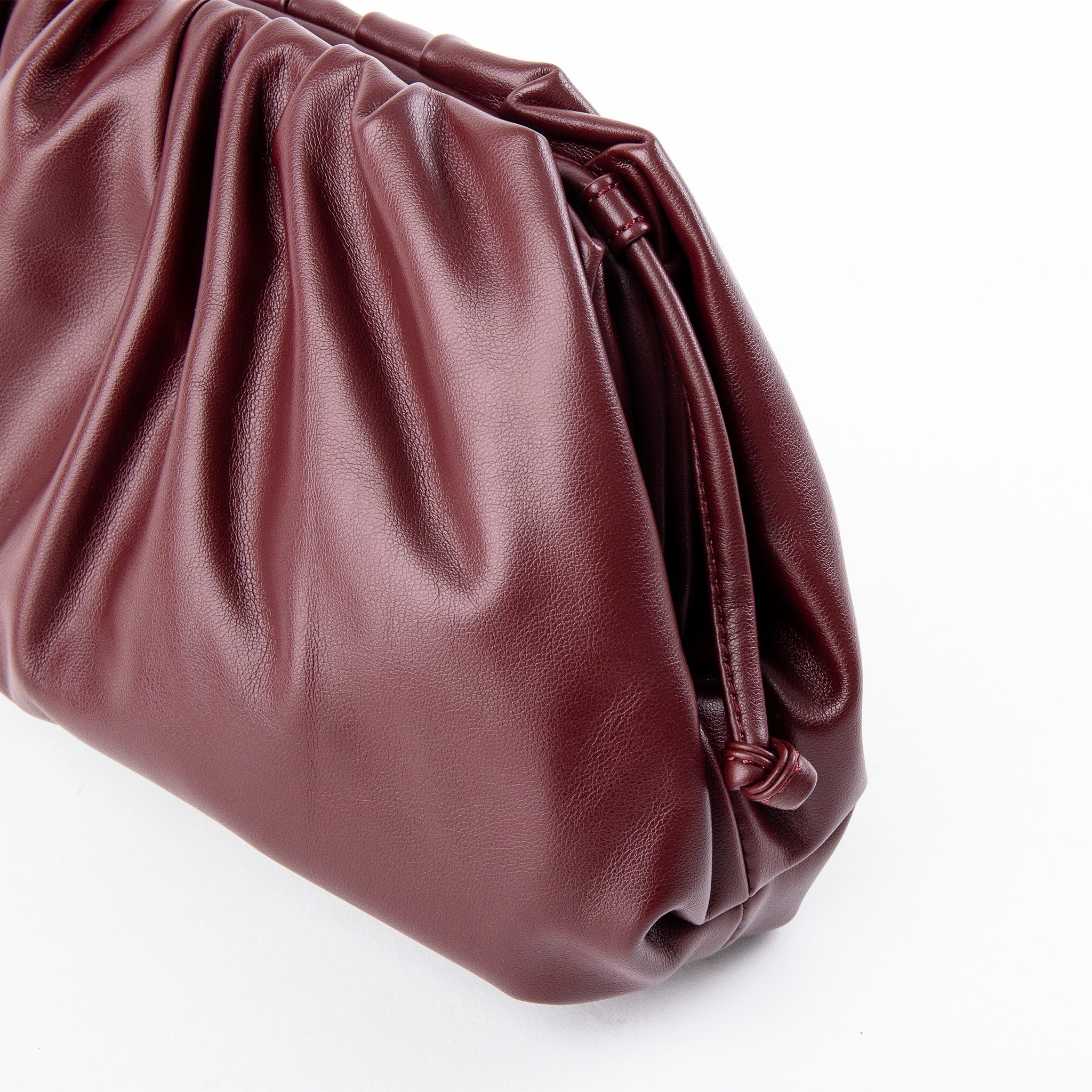 Clutch Fruncido Mediano Piel Vegana - Bolsos de Mano | LUCKY TYGER