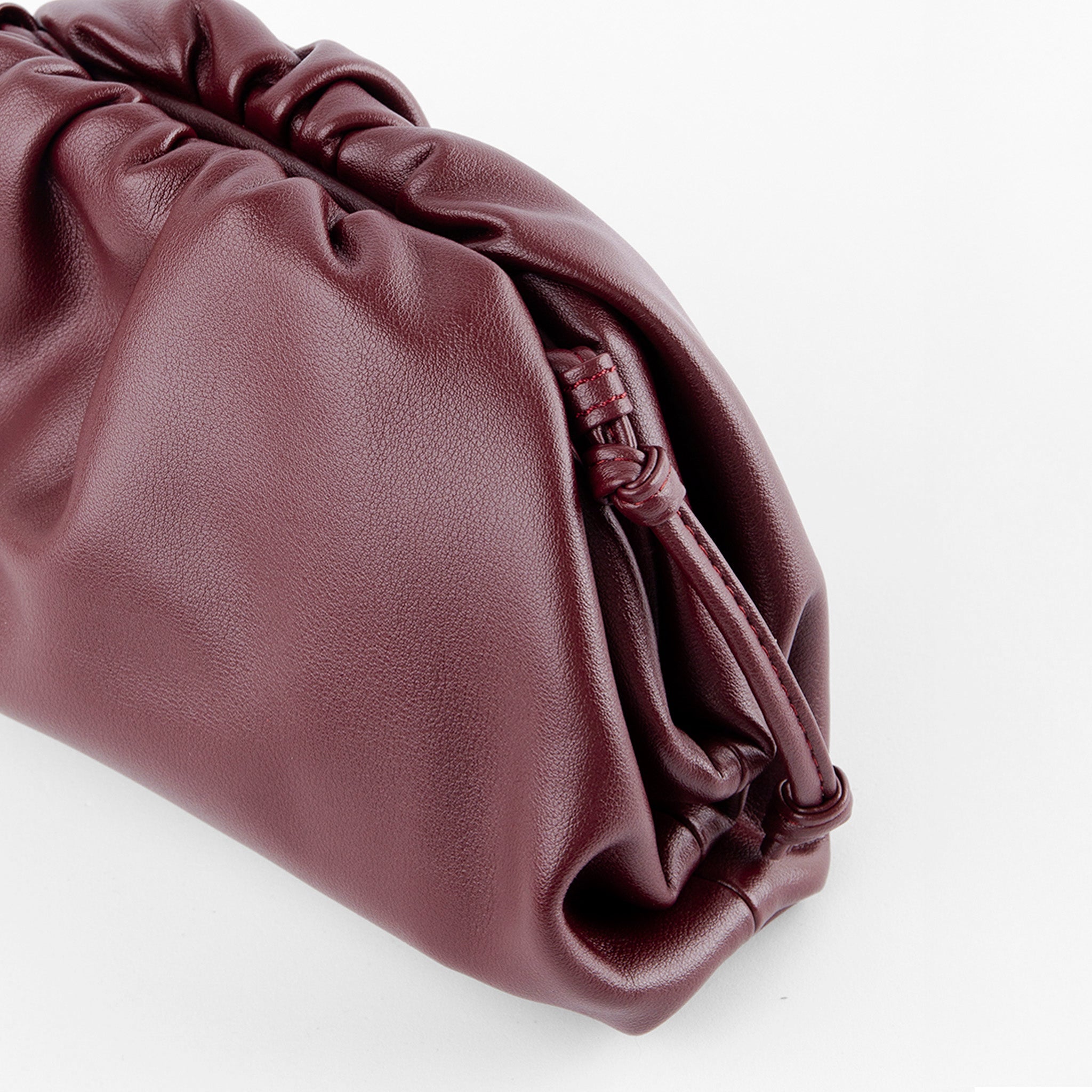 Clutch Fruncido Mini Cuero - Bolsos de Mano | LUCKY TYGER