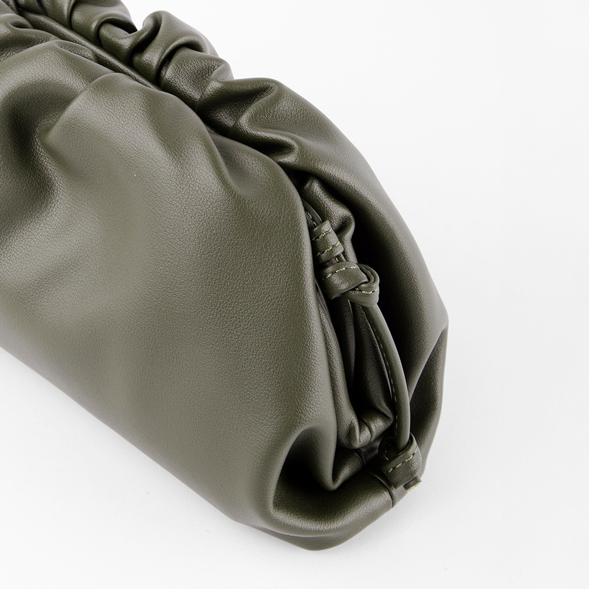 Clutch Fruncido Mini Cuero - Bolsos de Mano | LUCKY TYGER