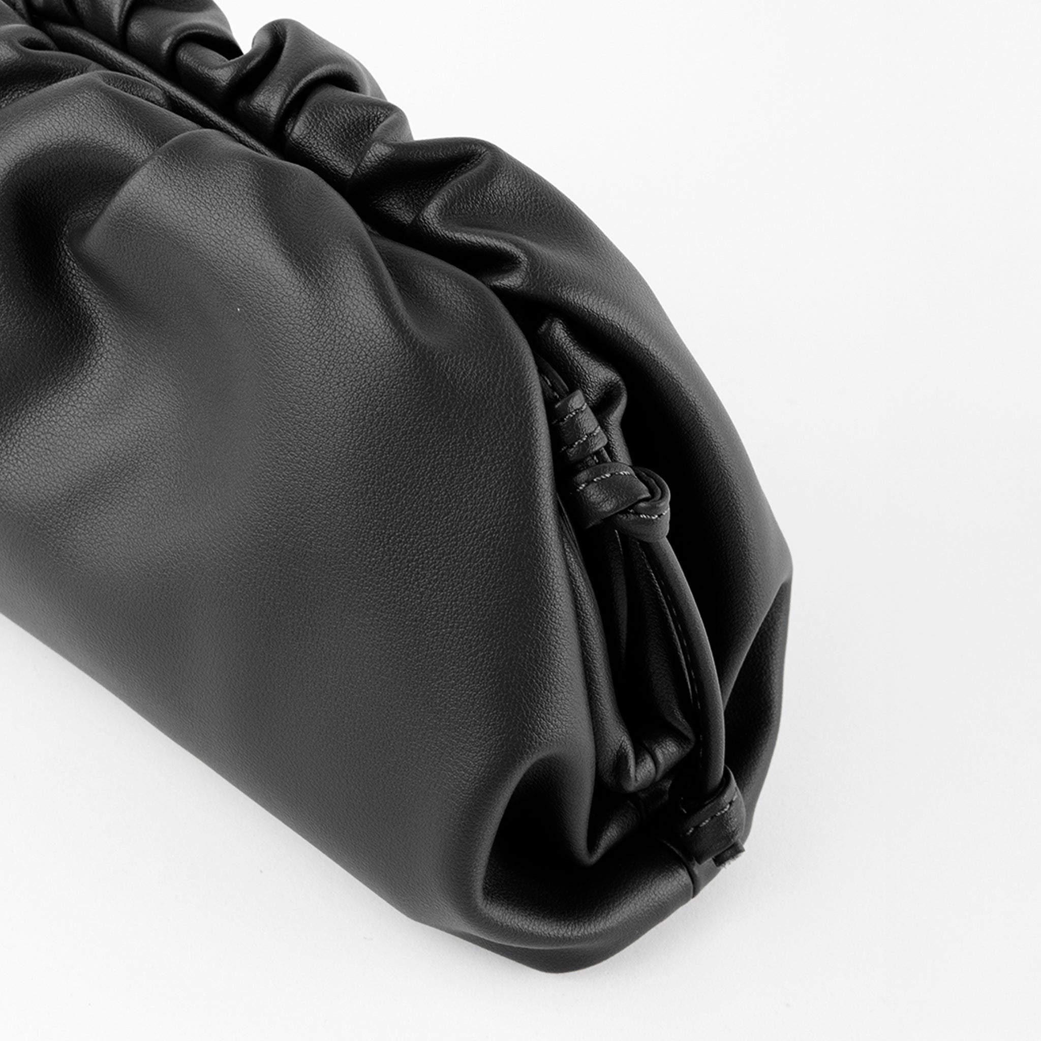 Clutch Fruncido Mini Cuero - Bolsos de Mano | LUCKY TYGER