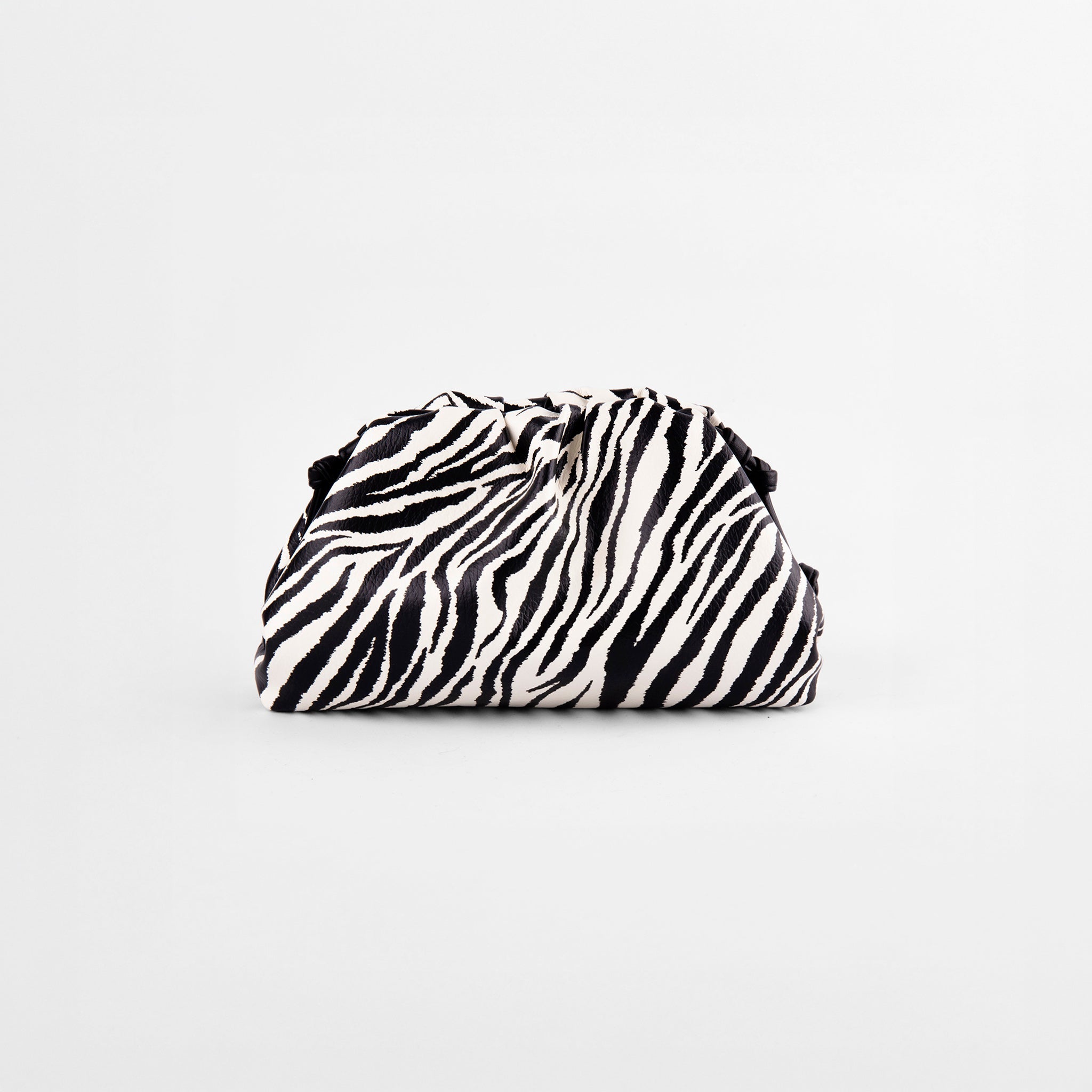 Clutch Fruncido Mini Piel Vegana Zebra - LUCKY TYGER